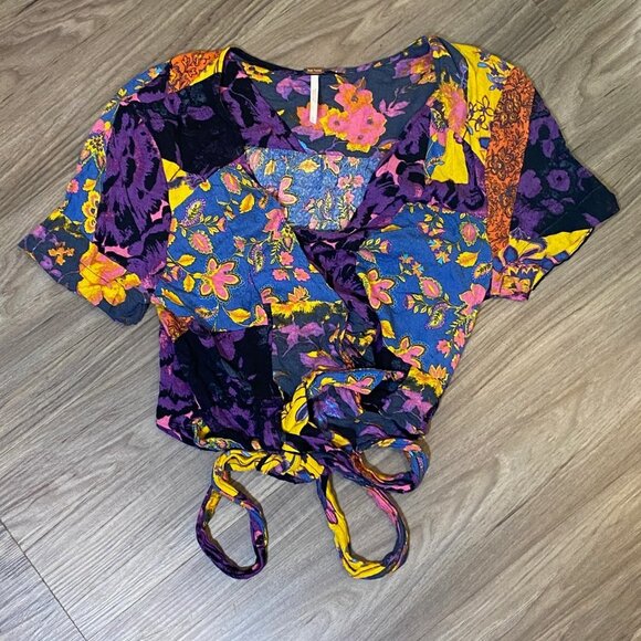 Rare Free People Sheer Tie Front Cropped Baby Blouse Floral Tapestry Womens SM - Picture 5 of 5